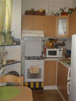 jedná se o novostavbu bytu 1+kk Pohořelice, 2p., výtah ne, cihla, c.p.36m2+prostorný balkon, parkování před domem, volné dle dohody