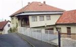 Nabzme k prodeji komplex 2 rodinnch domk ve Stbrn Skalici, okr. Praha vchod. Vt domek m dispozici 5+1, je mon v nm ihned bydlet a je vhodn k rekonstrukci vnitnch prostor dle vlastnch poteb. Mal RD je uren k totln vnitn rekonstrukci. Je zde stedn topen ...