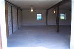 Pronjem rznch vmr prostor na sklady,dlny,vrobny atd . Vmry : 50 m2 ,nebo 100 m2 .Po rekonstrukci,zateplen,vytpn aku kamny . Vka stropu 3m . Klidn msto na okraji HK . Pjezd po soukrom panelov cest ..Cena 60,-K/m2/msc , plus energie . Nyn obsazen , po dot ...