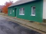 Nabzme k prodeji cihlov rodinn dm o dispozici 4+kk v klidn sti obce anova nedaleko hezkho msteka Hruovany nad Jeviovkou. Celkov rozloha pozemku je 381 m2, zastavn plocha 120m2. V letonm roce probhla v dom kompletn rekonstrukci. Nov el.rozvody v mdi, vody,  ...