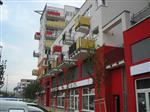 Nabzme k prodeji byt 2+kk/balkon, vmra 47 m2 + 4 m2 balkon. Byt se nachz v 3NP bytovho domu  novostavba, v ul. Pod Harfou, Praha 9  Vysoany, projekt Nova Harfa. Byt je vybaven modern kuch. linkou se spotebii, v koupeln praka. K bytu nle parkovac stn v podzemn ...
