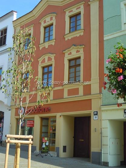 Prodej njemn dm s komernmi prostorami Znojmo