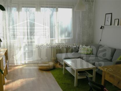 Zrekonstruovaný, světlý byt 3+1 s balkonem, lodžií v OV